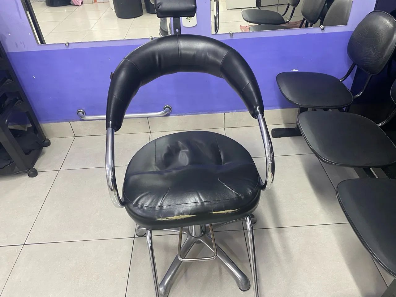 Cadeira de cabeleireiro giratória  - Foto 2