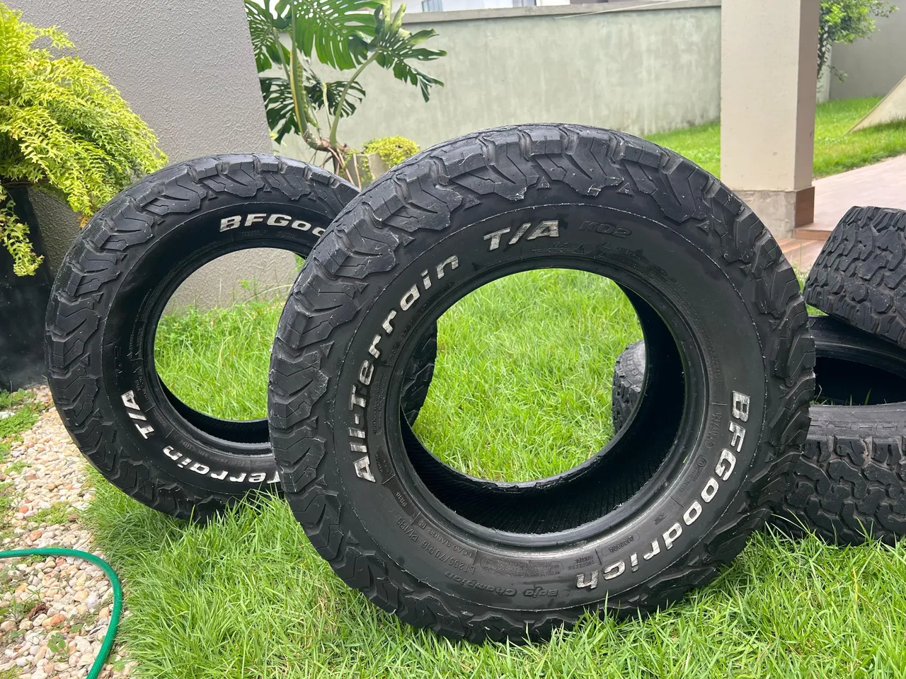 Pneus BFGoodrich All-Terrain T/A K02 265/70R16