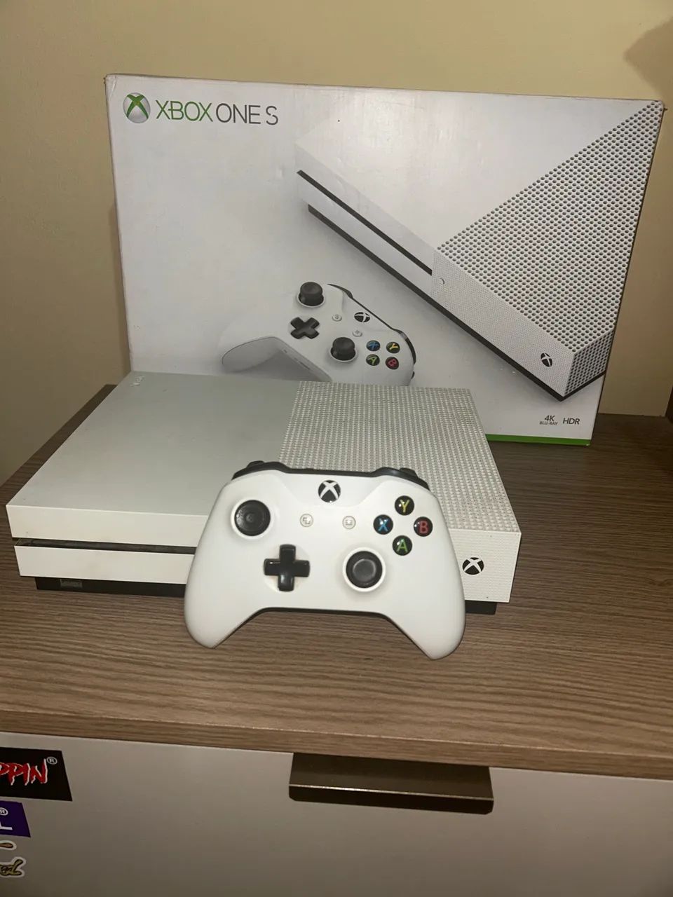 Xbox One S 1TB64308813533826121