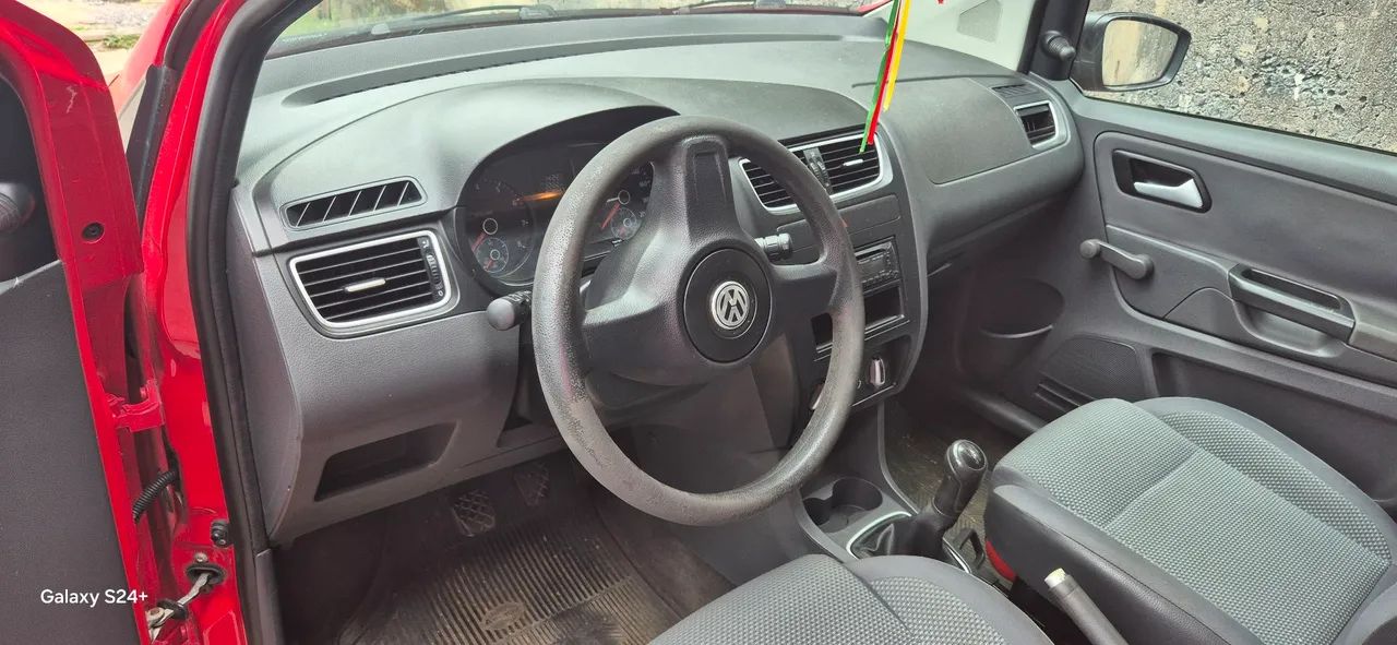 Volkswagen Fox 1.0 MI Total Flex 8V 5P 2010 - Foto 2