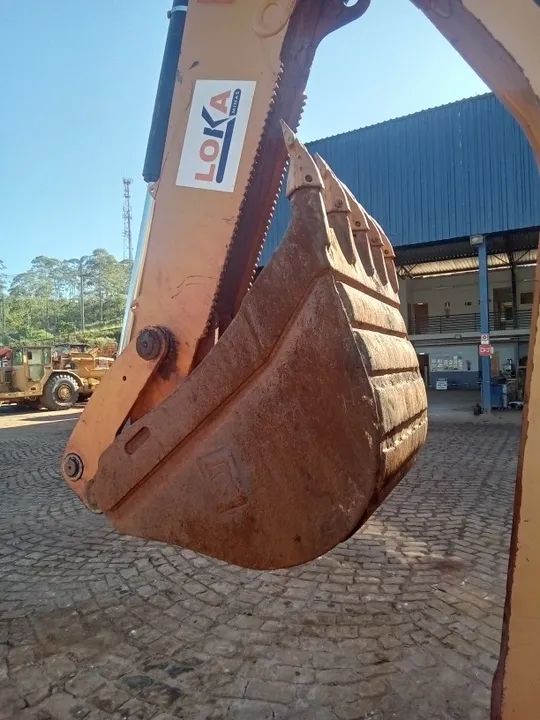 Retroescavadeira Caterpillar 416 - Foto 4