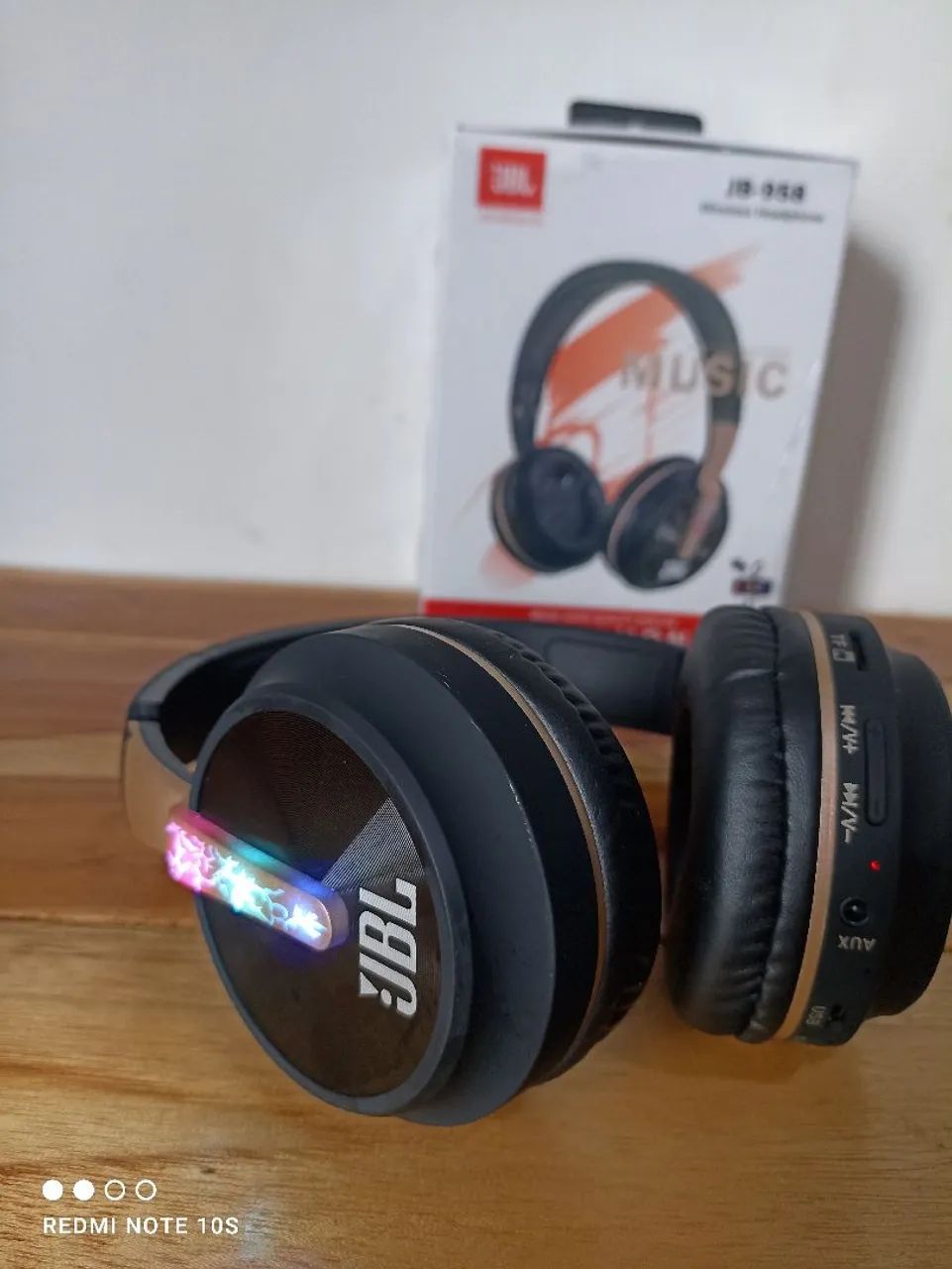 Fone JBL JB958 via bluetooth com led e Super Bass / OFERTA IMPERDÍVEL  - Foto 4