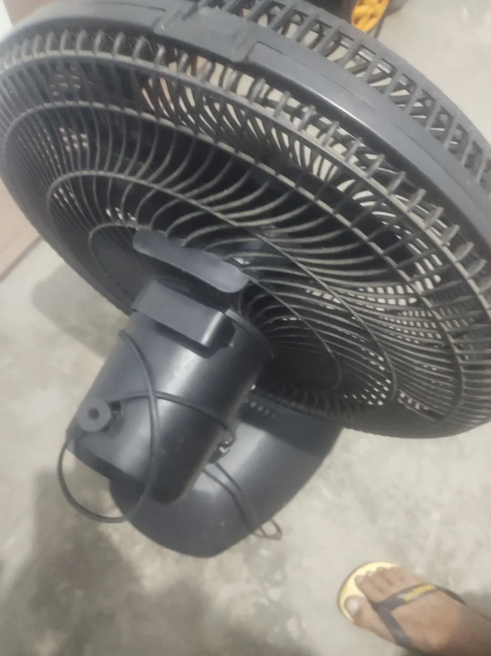 Ventilador de parede preto