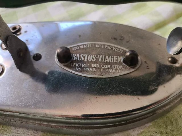 Ferro de passar antigo Bastos Viagem - Foto 3
