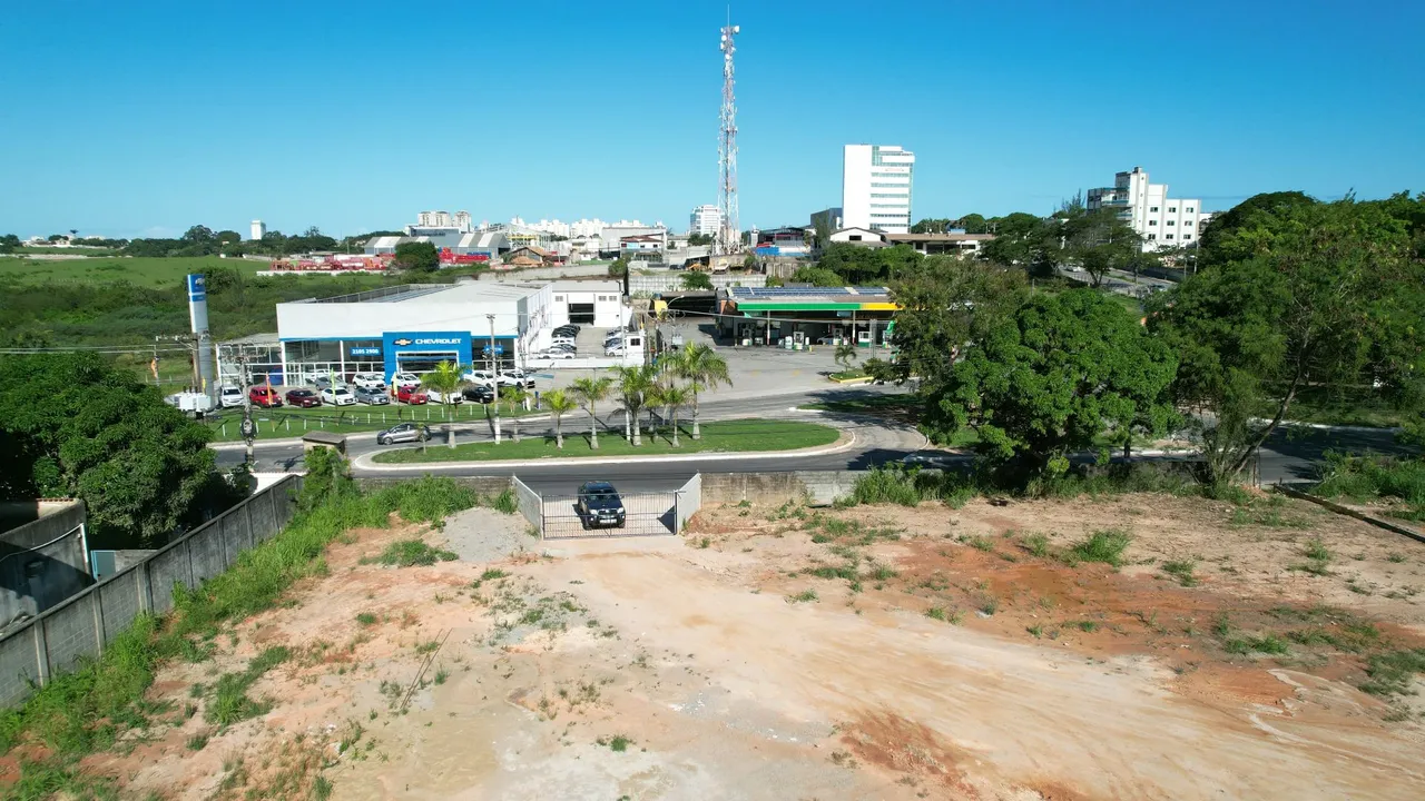 Terreno na Rua do Shopping