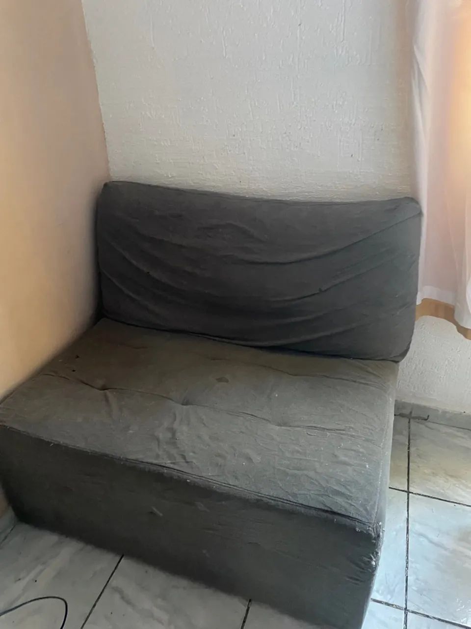 2 sofás por 100 reais