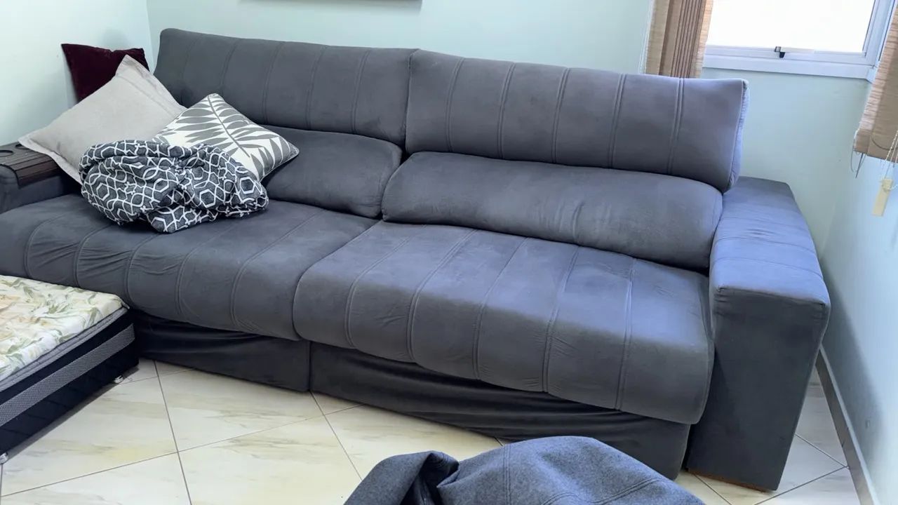 Sofá retrátil e reclinável