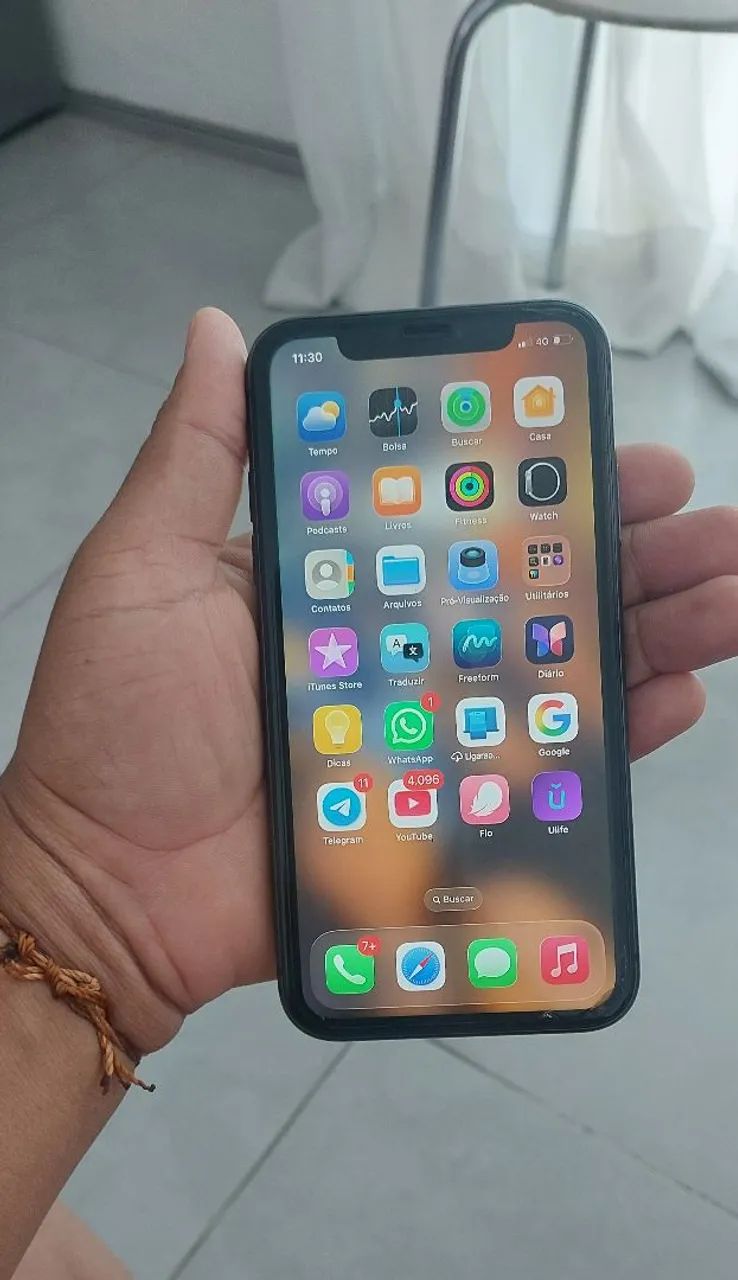 IPHONE 11