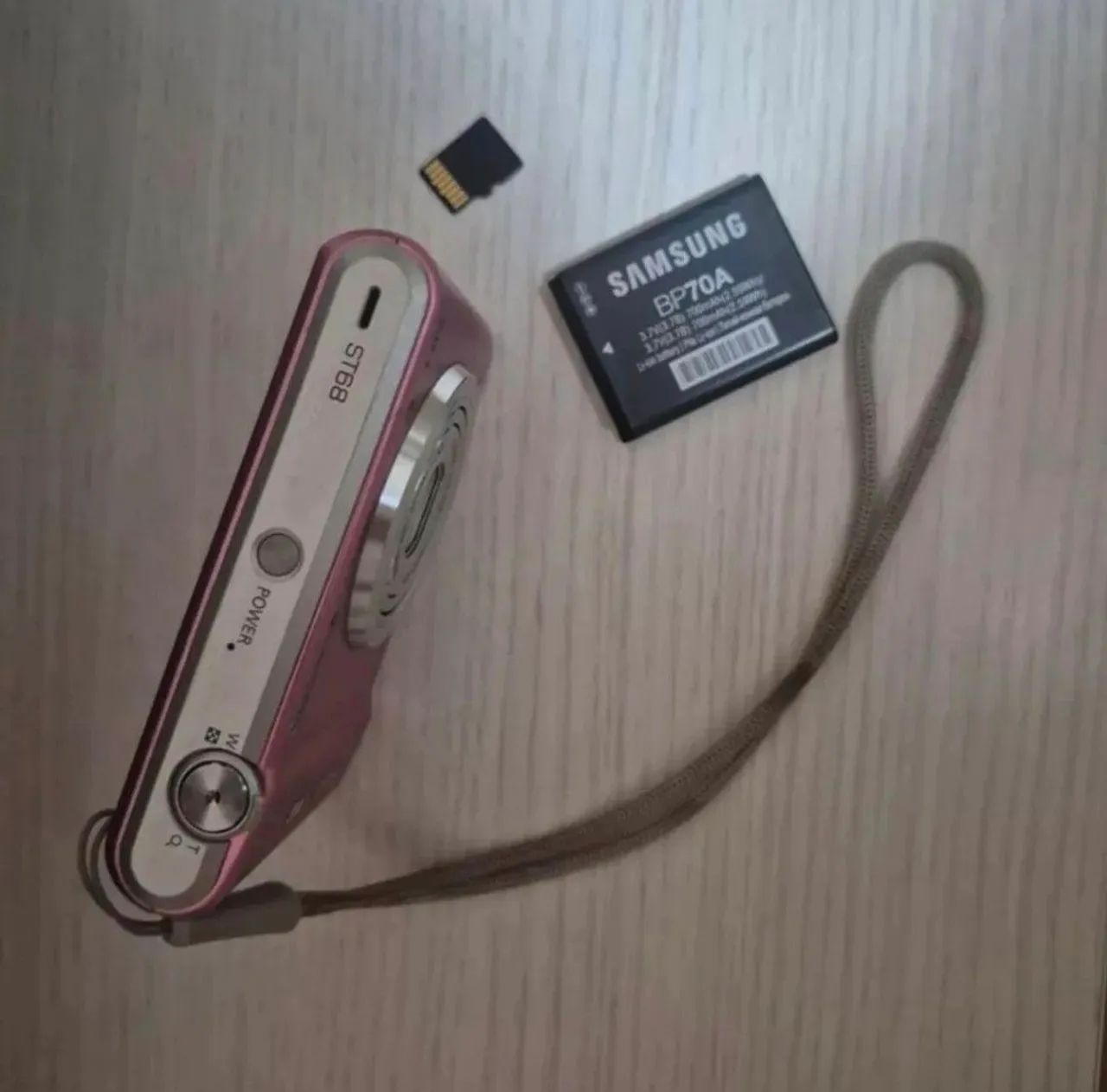 Câmera Rosa Samsung St68