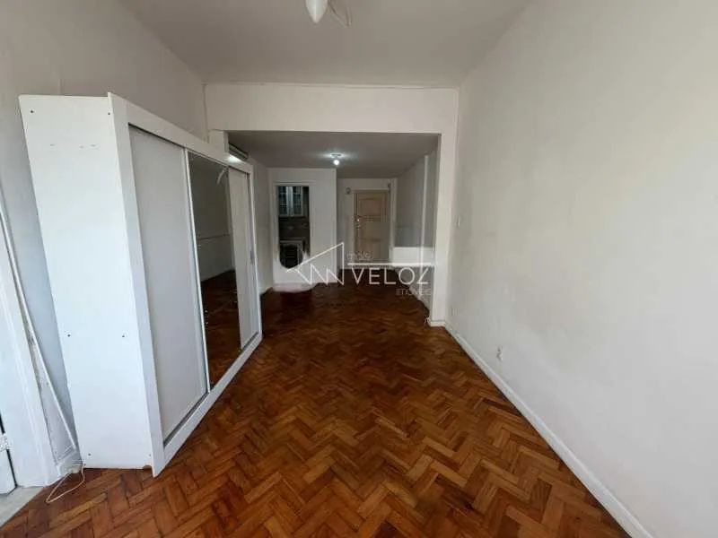 Kitnet/Conjugado : / Residencial / Botafogo