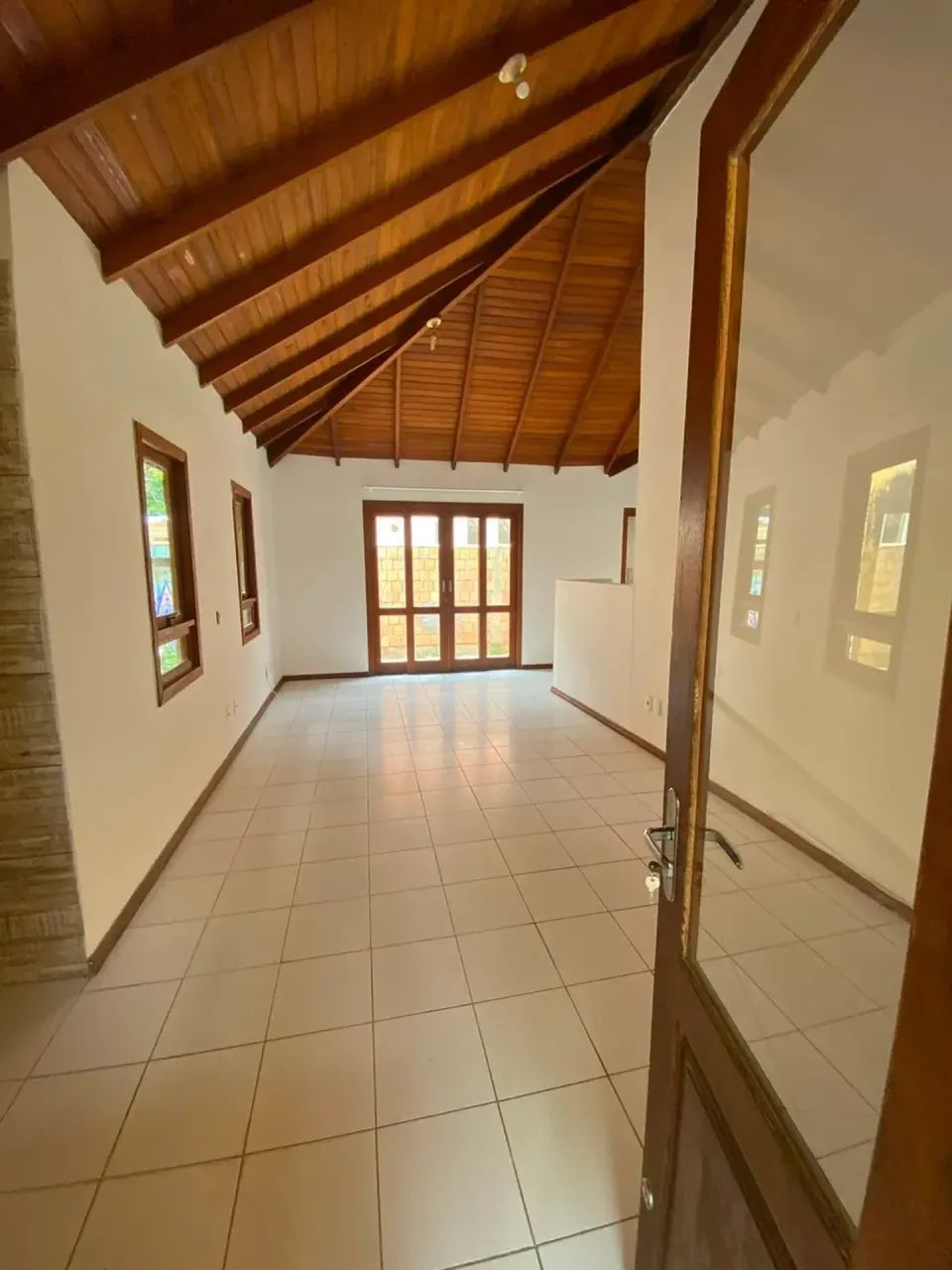 Casa 2 Dormitórios Rio Tavares - 5 Ruas - Foto 5
