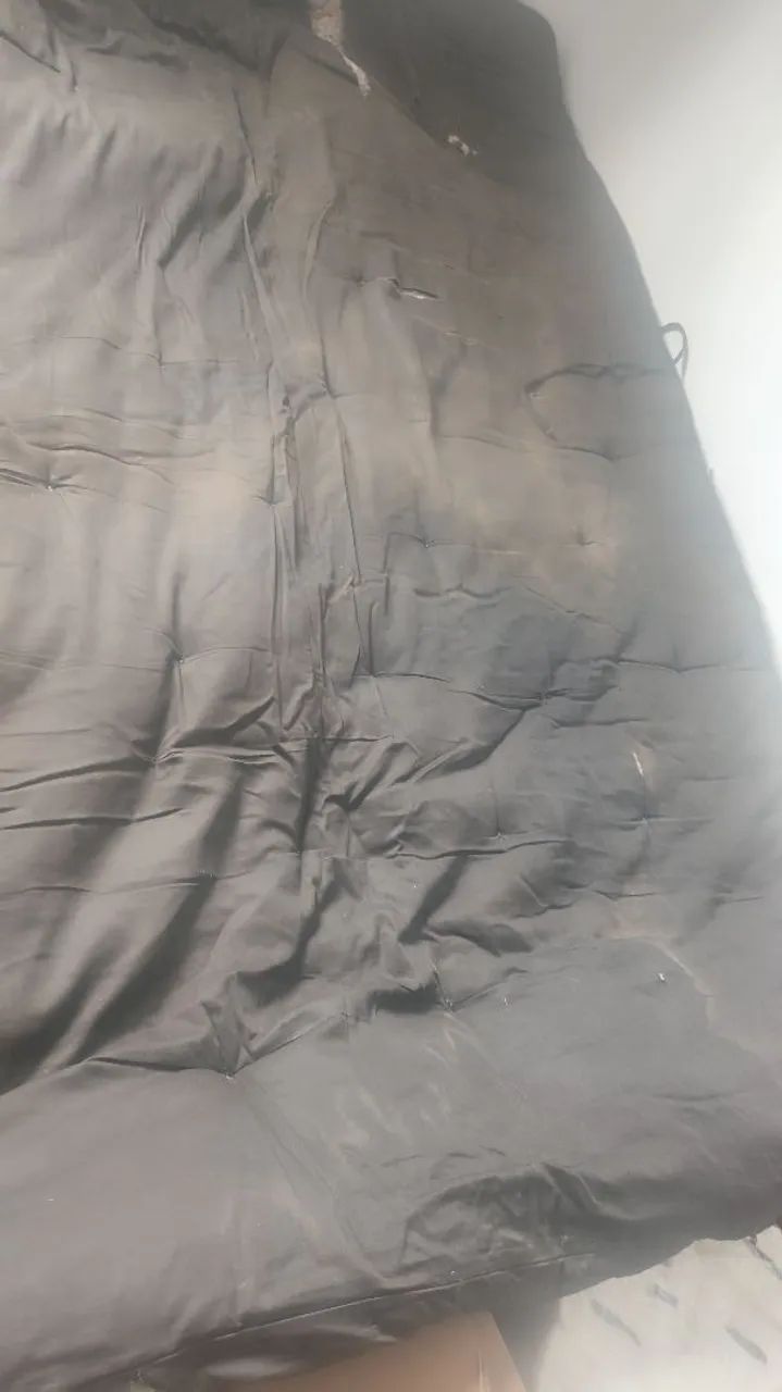 Futon grande 1,50 × 2,00 m ? precisa de capa nova  - Foto 2