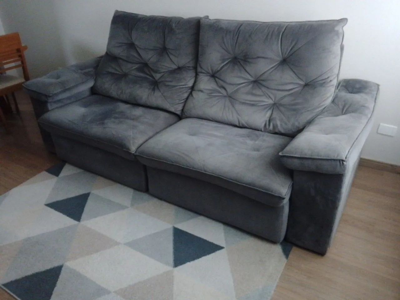 VENDO SOFÁ RETRÁTIL CINZA - 4 LUGARES