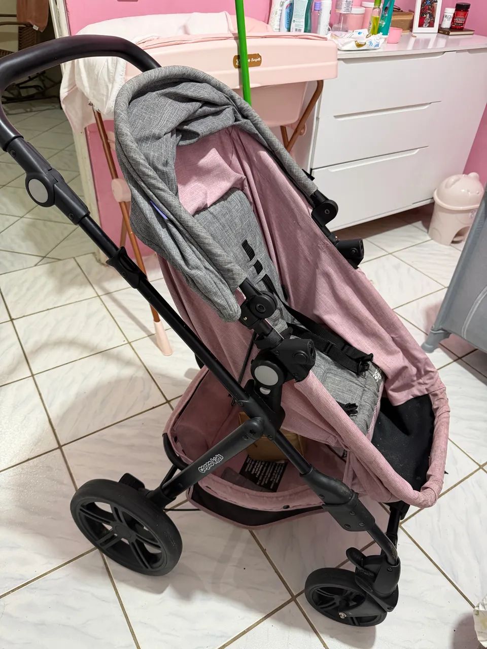 Carrinho de bebê rosa cosco - Foto 5