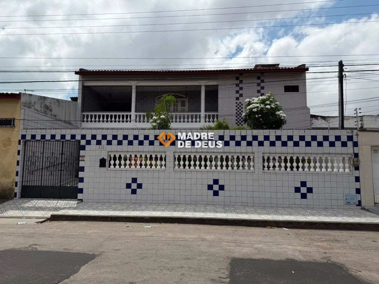 Casa Duplex ampla e super bem conservada na Parquelândia.