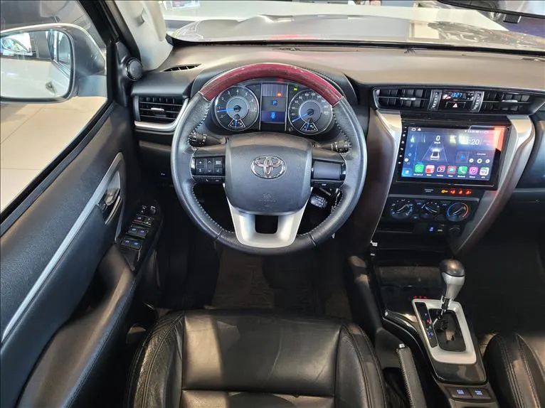 Toyota Hilux SW4 SR 4x2 2.7/ 2.7 Flex 16V Aut., foto 13 de 16