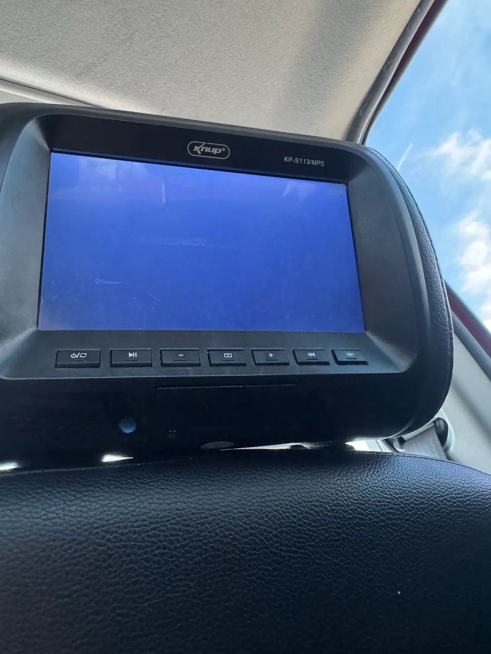 Monitor Knup para encontro de cadeira veicular 