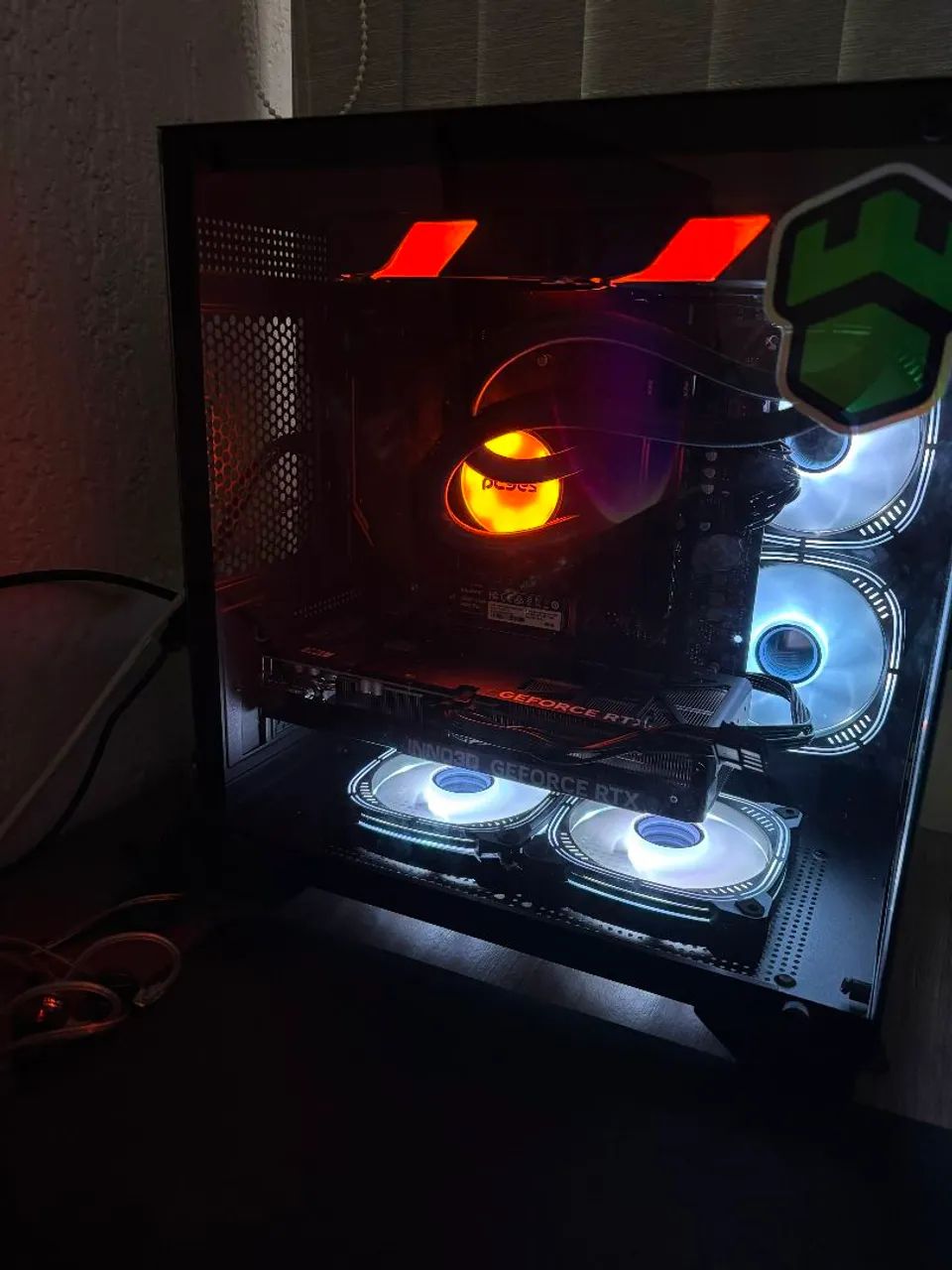PC GAMER RYZEN 7 + 5060Ti 4 MESES DE USO