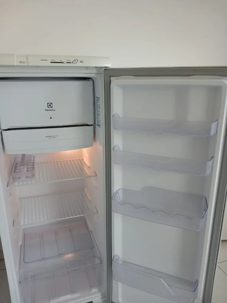 Geladeira Electrolux 240 LT - Foto 4