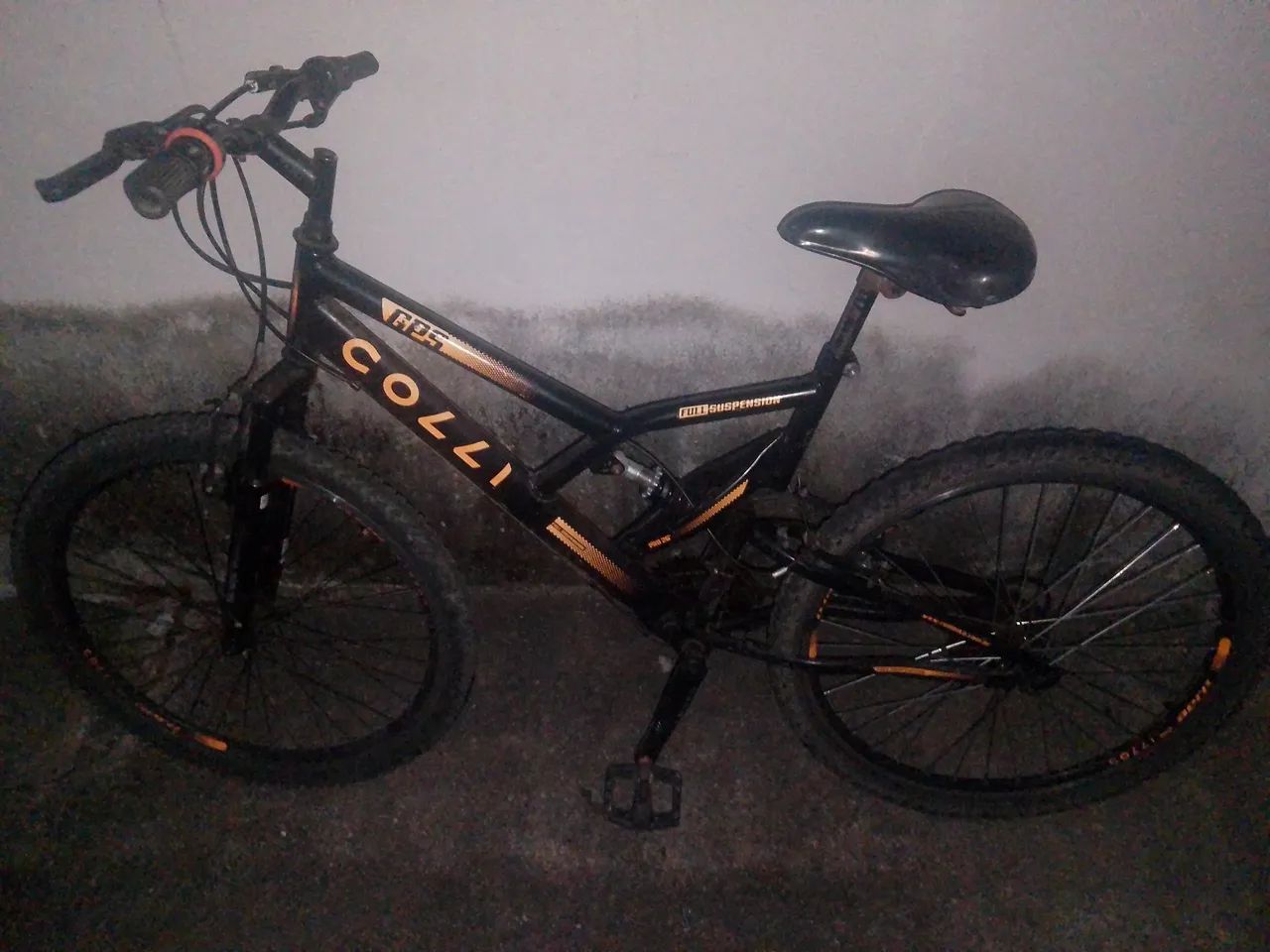 Vende-se uma bicicleta da Colli