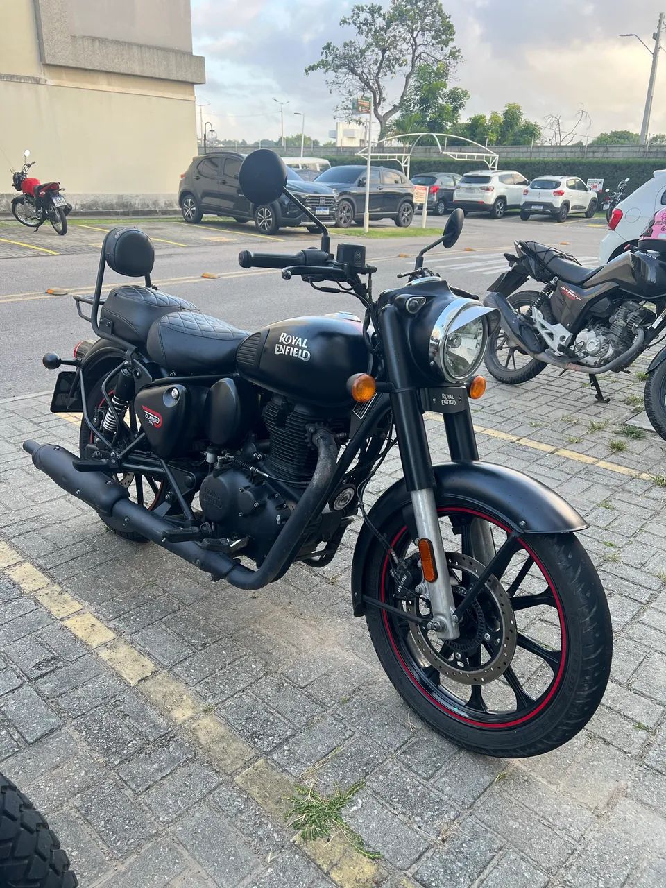 Royal Enfield Dark - Foto 2