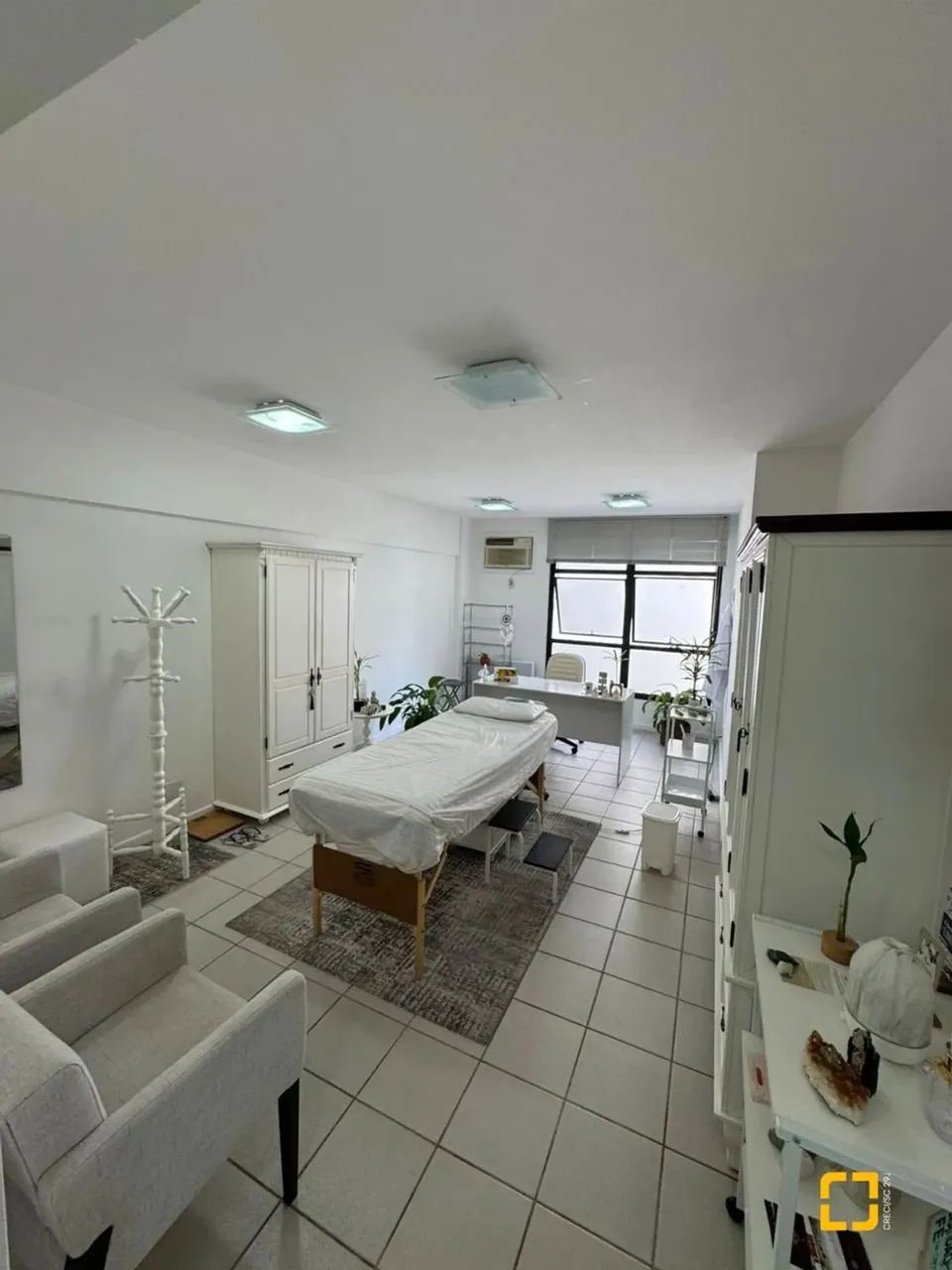 Sala Comercial a venda com 31m2 privativos, com lavabo - Centro - Fpolis SC