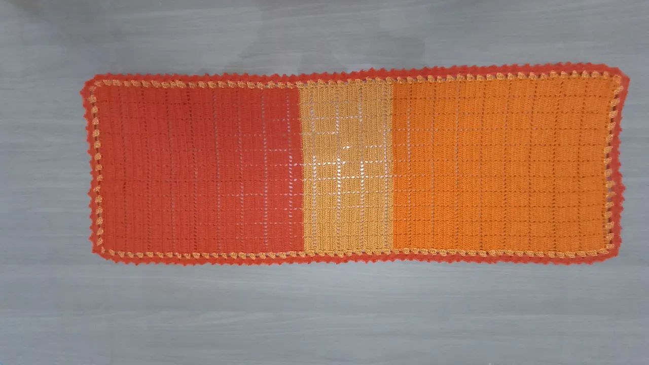 Caminho de mesa de crochê 