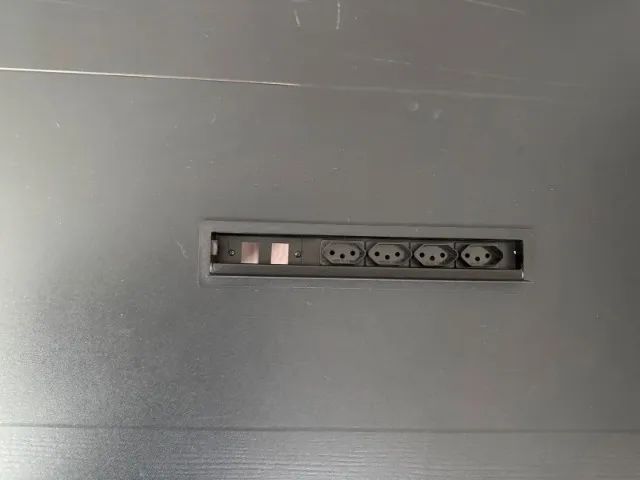 Mesa preta de escritório - Foto 2