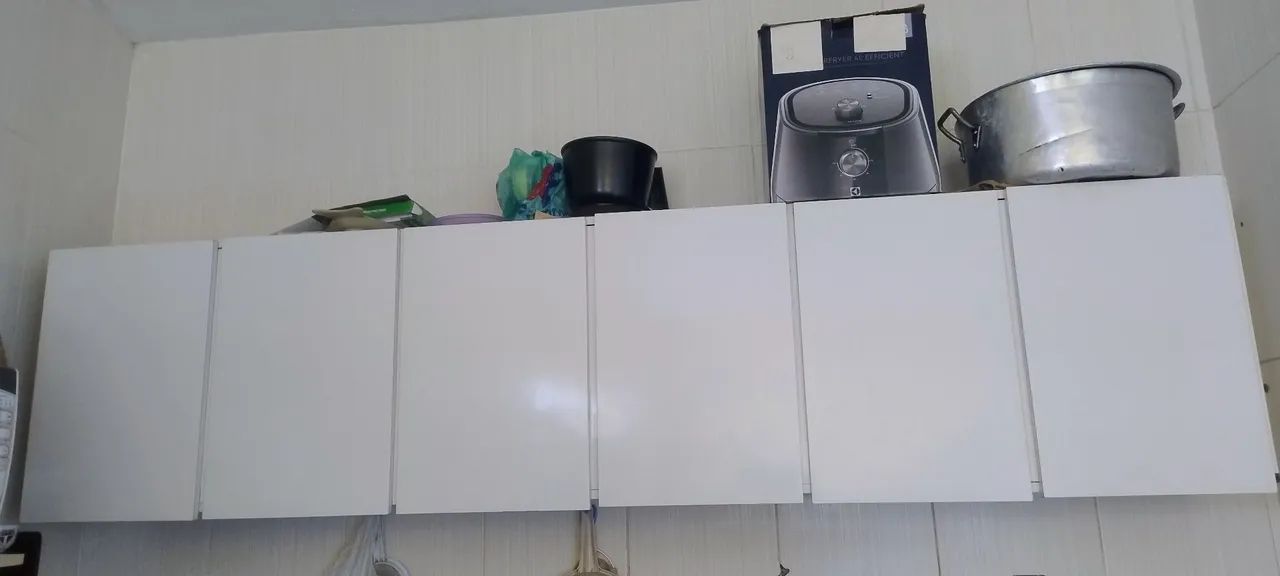 Geladeira, armário,cama, sofá,rack, cadeiras. - Foto 2