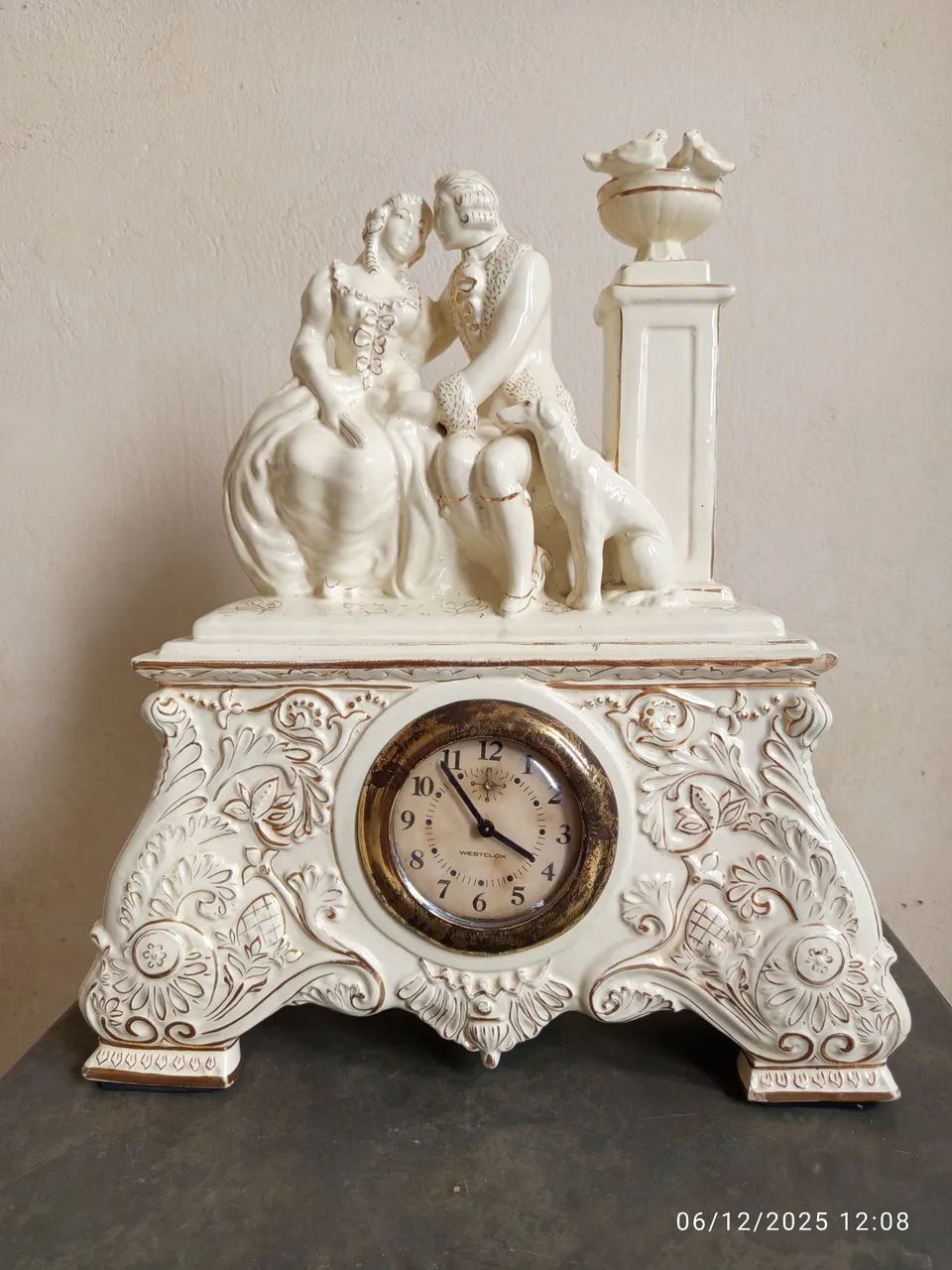 Relógio de porcelana antigo de mesa !! - Foto 3