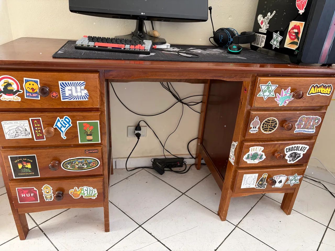 Mesa madeira maciça 8 gavetas  - Foto 4