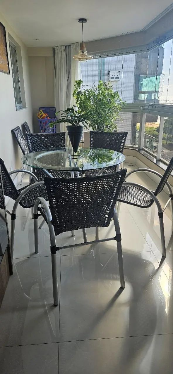 Mesa com tampo de vidro mais 5 cadeiras - Foto 3