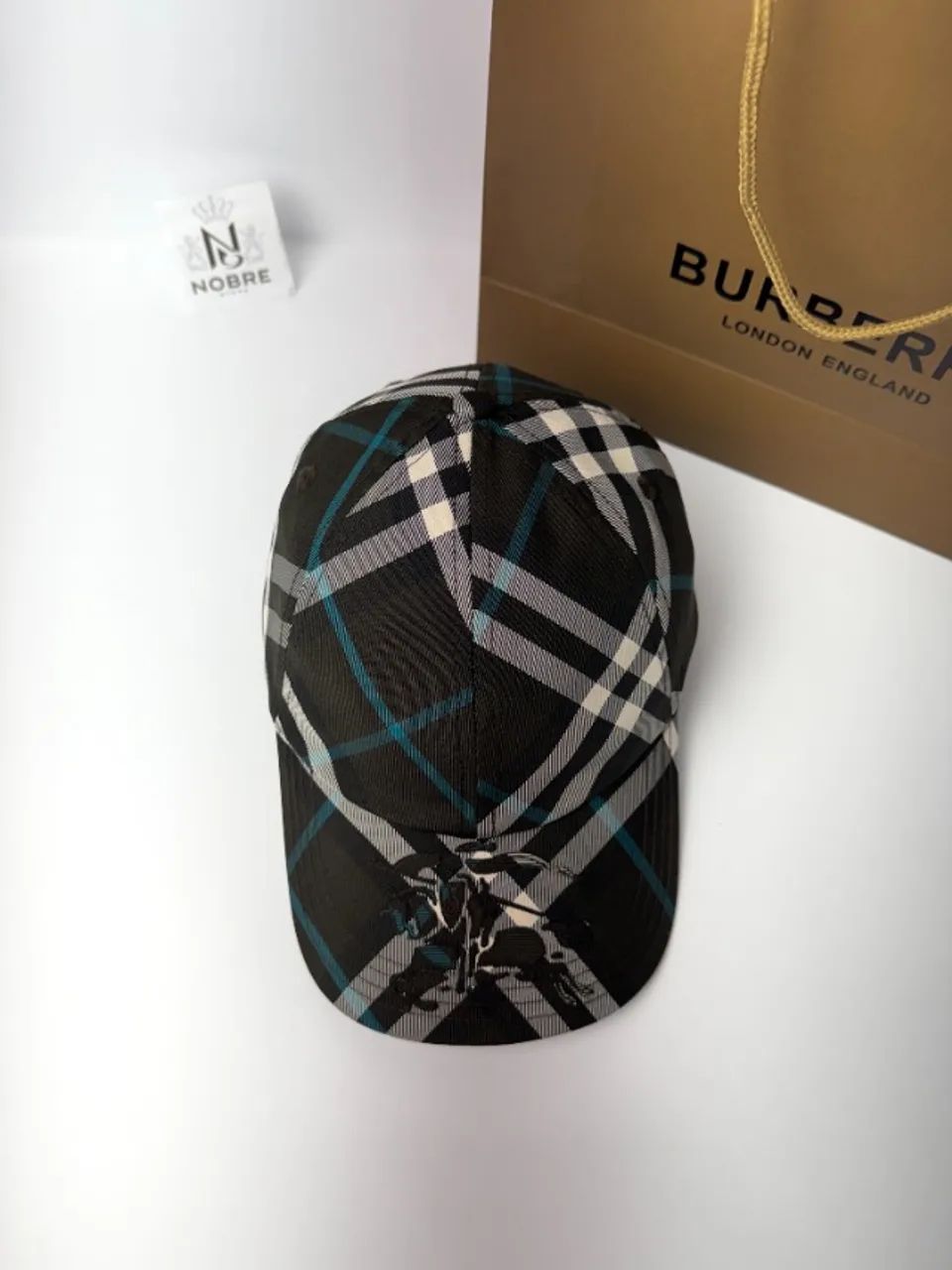 Boné Burberry Grife - Foto 4