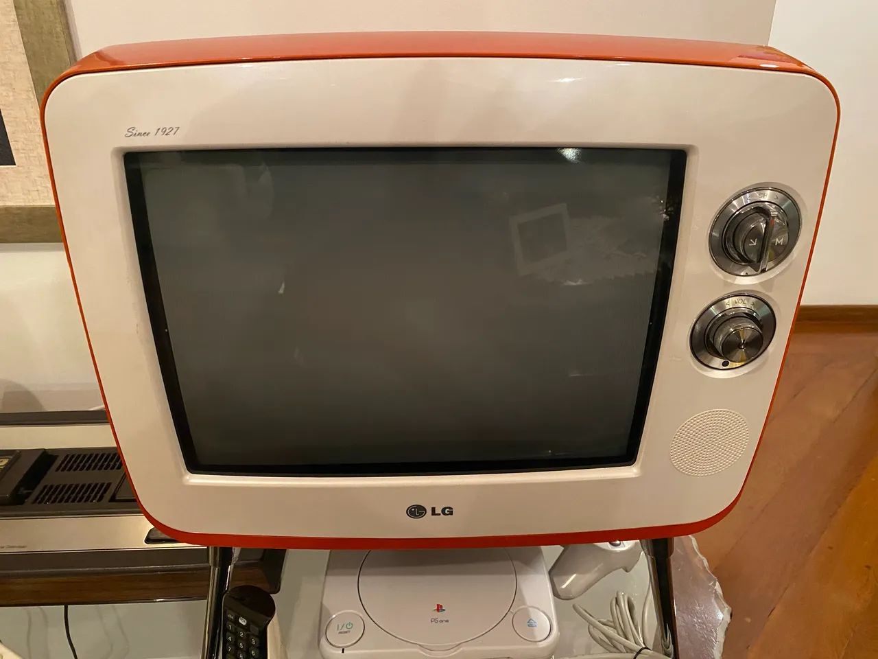 Tv retrô LG impecável 