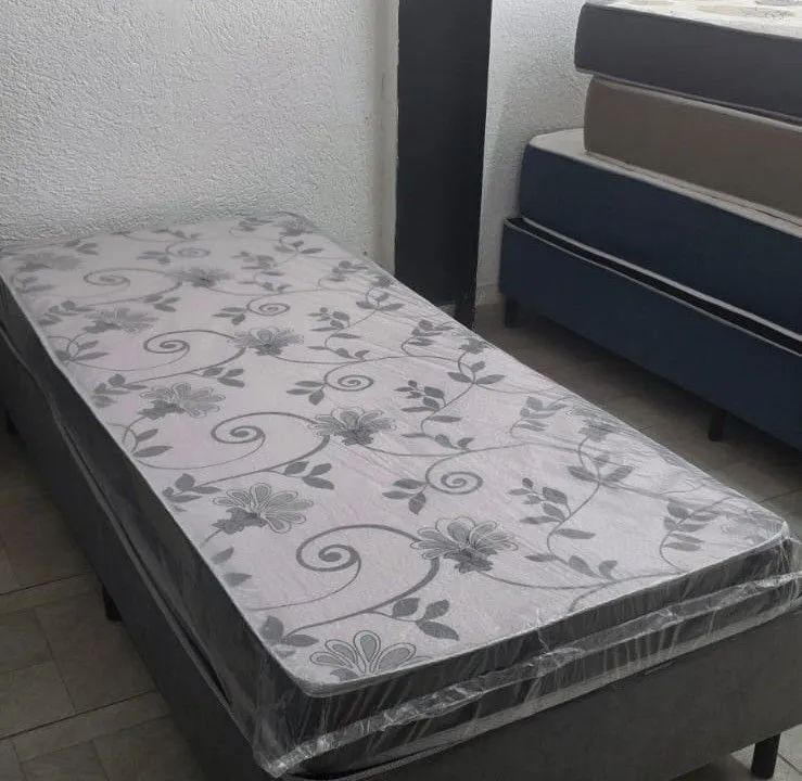 Colchão Solteiro D23 com Revestimento em Capa Tecido <br>