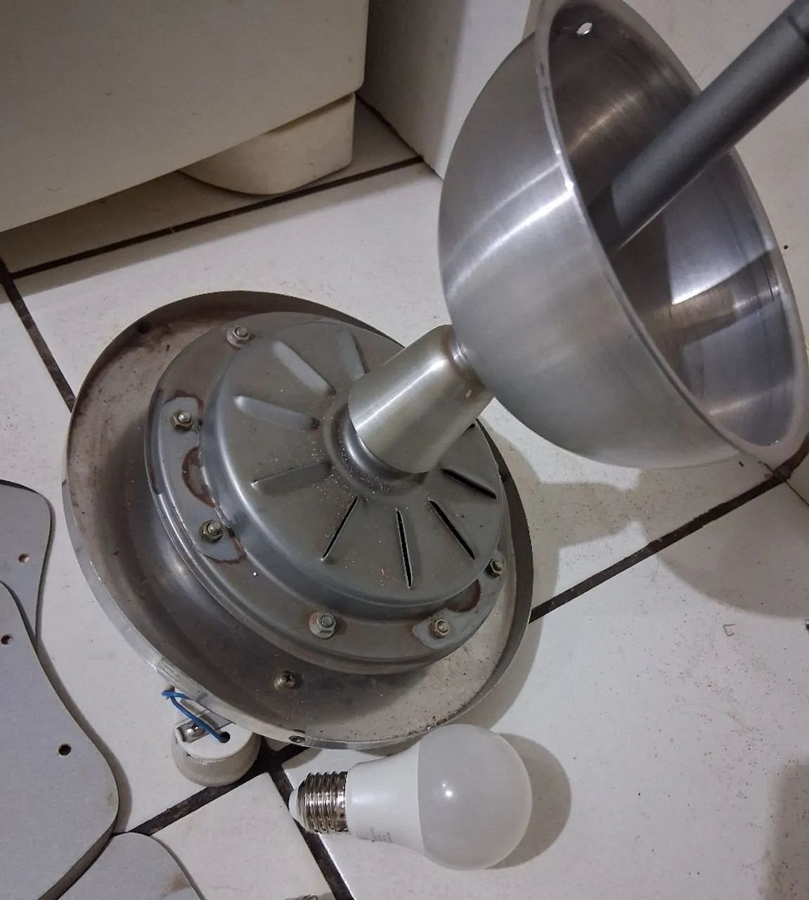 Vendo 1 Ventilador de Teto C/ Preço Incrível! (ver preço) - Foto 3