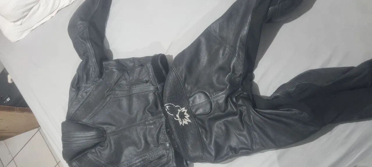Vendo macacão de couro motociclista - Foto 3