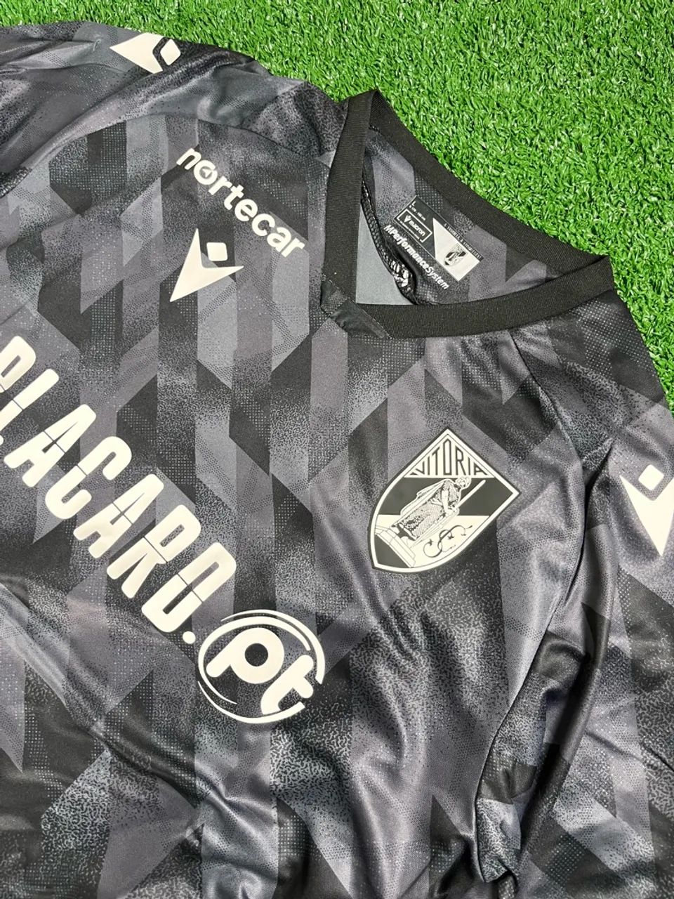 Camisa Vitoria de Guimaraes II 2025/26 - Foto 2