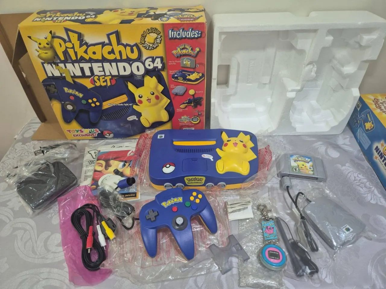 Nintendo 64 Pikachu Americano