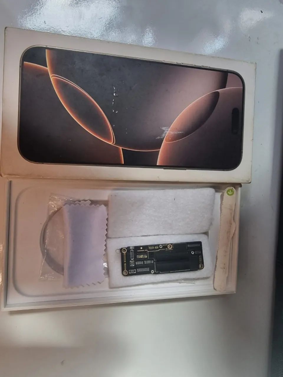 placa iphone 16 pro max retirada de peças