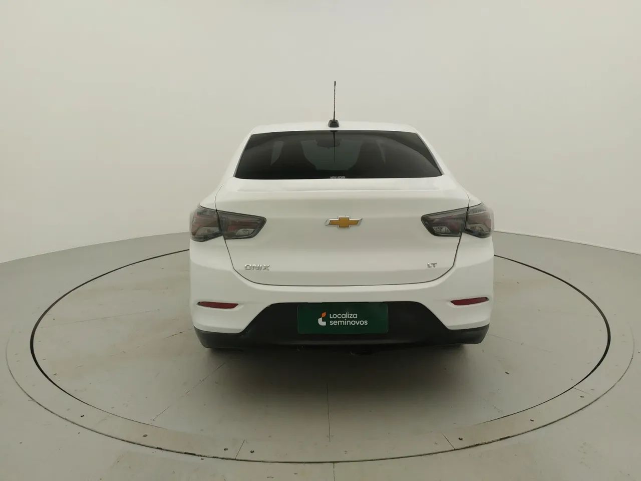 Chevrolet Onix Activ 1.4 8V Flex Aut. 4P, foto 4 de 18
