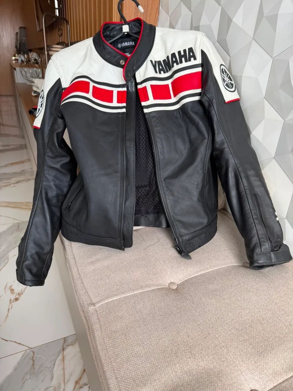Jaqueta motociclista de couro legítimo