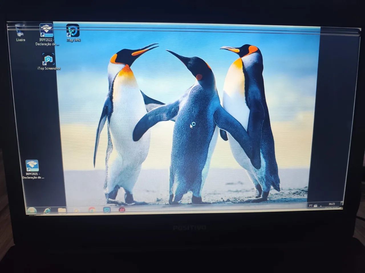 Notebook usado, funcionando, algumas teclas difíceis mas funciona bem.  - Foto 3