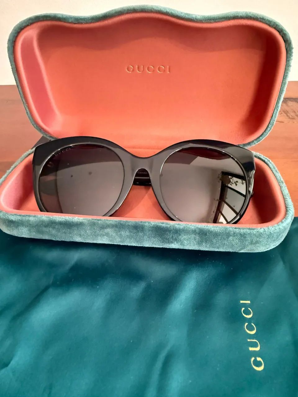 Óculos de Sol Gucci - muito novo  - Foto 2