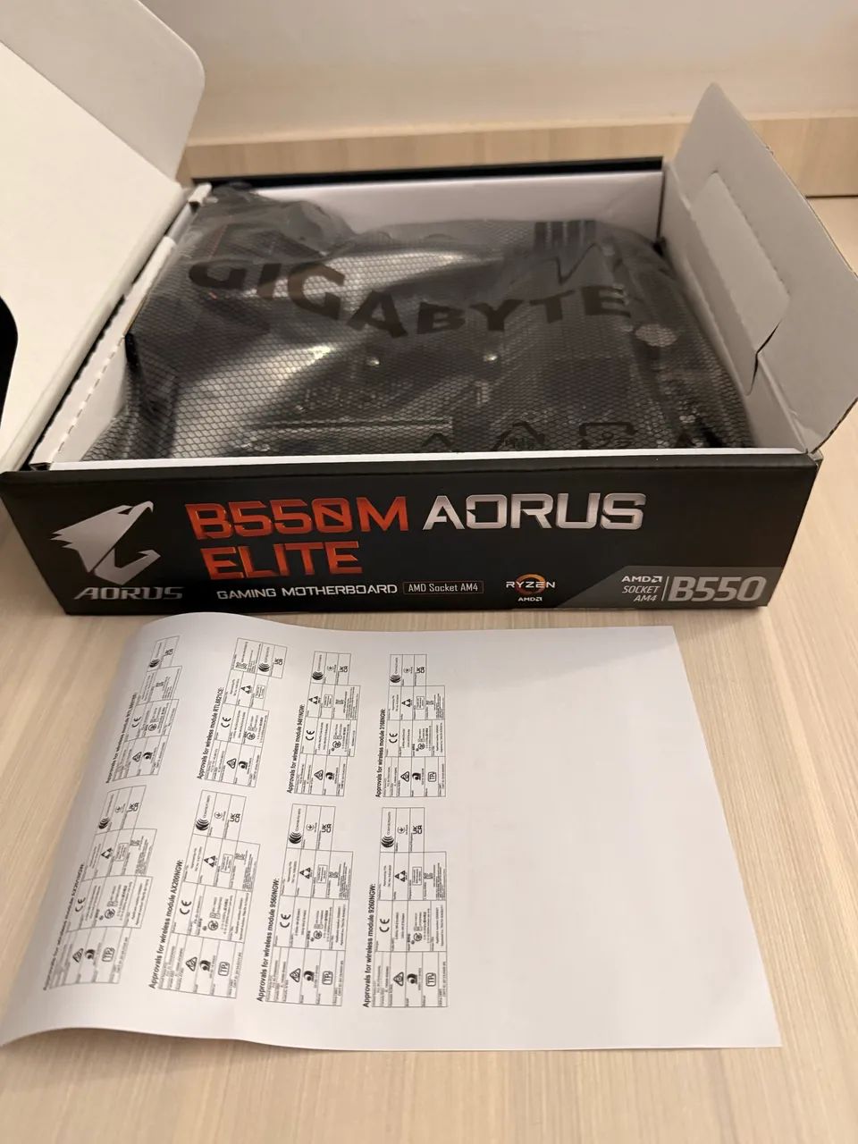 Placa Mãe B550M Aorus Elite - Foto 2