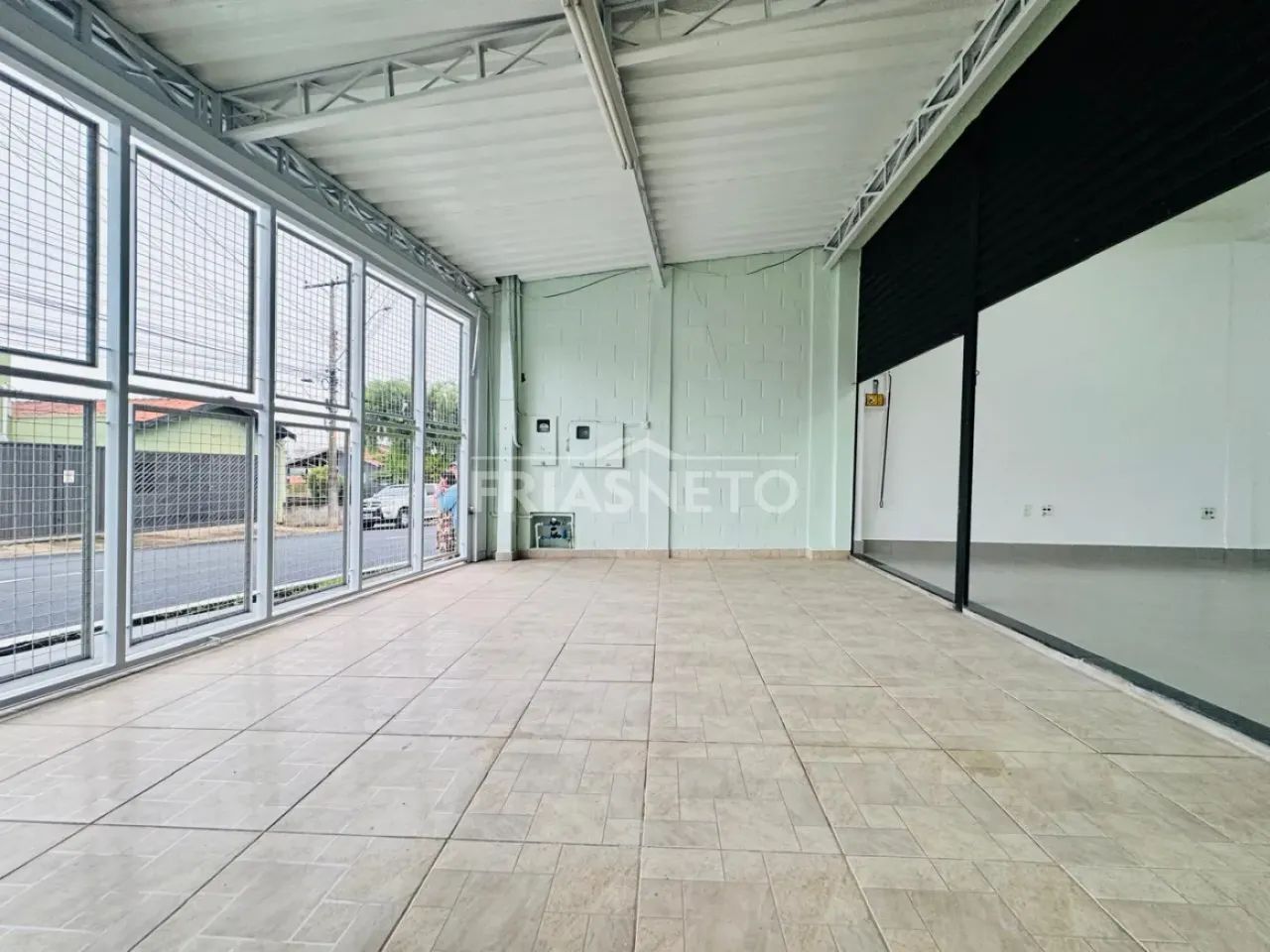 Salão comercial à venda no bairro Piracicamirim - Foto 2
