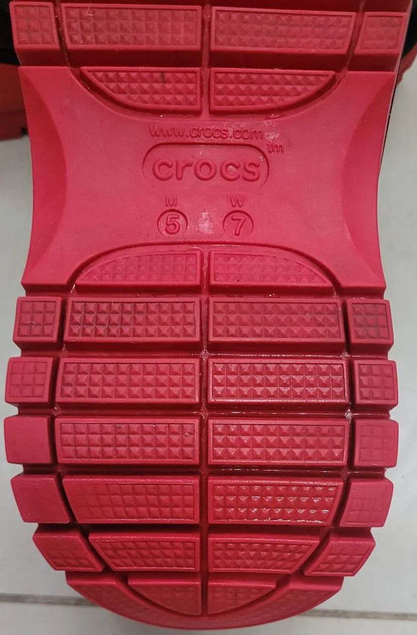 Crocs Classic Mega Crush Clog Black/varsity Red - Foto 3