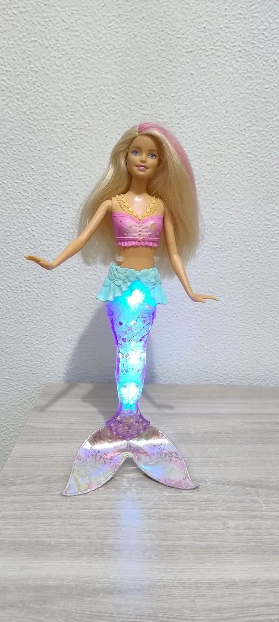 Boneca Barbie Sereia - Luzes do arco-íris - Dreamtopia - Foto 2