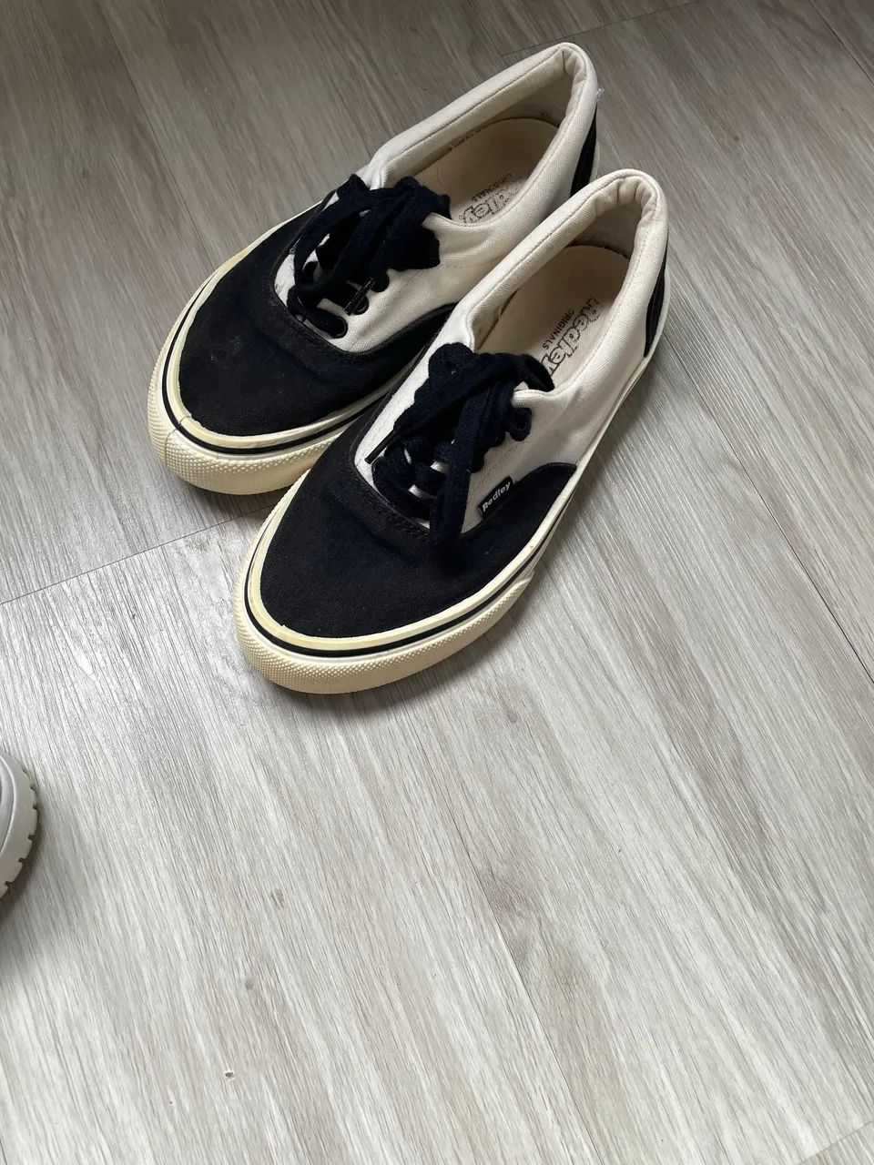 2 tênis em excelente estado (Nike e Redley) - Foto 2