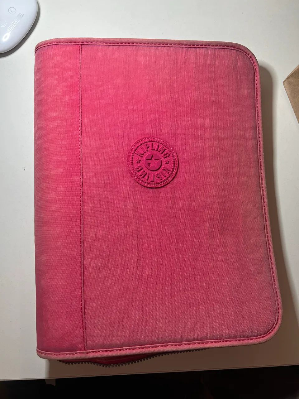 Fichário Kipling rosa - usado, bom estado, com zíper e bolsos internos.